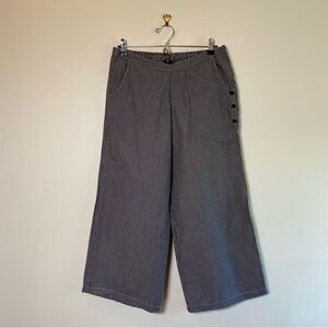 Tulip Pull On Striped Cropped Pants